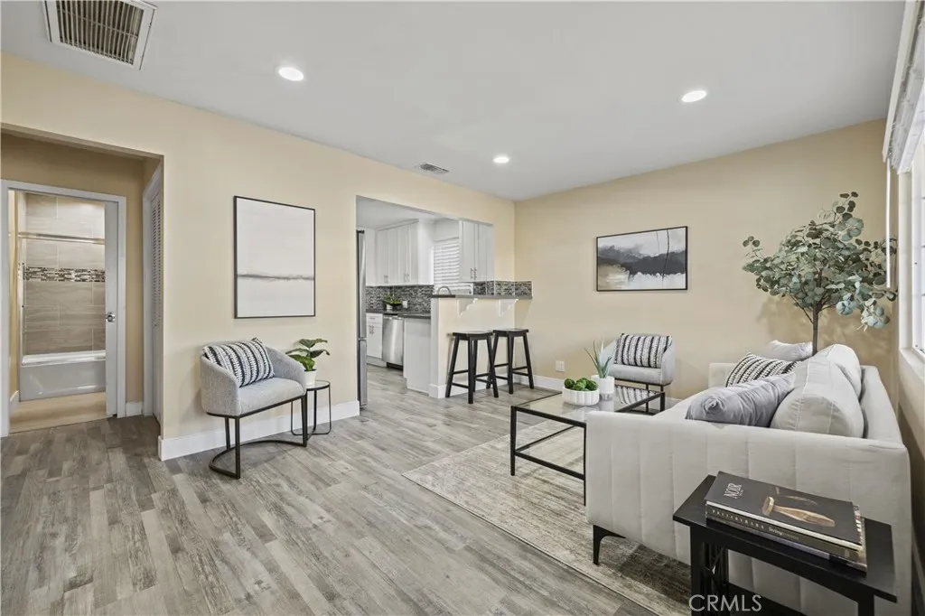 13573 Eldridge, Sylmar, California 91342 home-pic-10