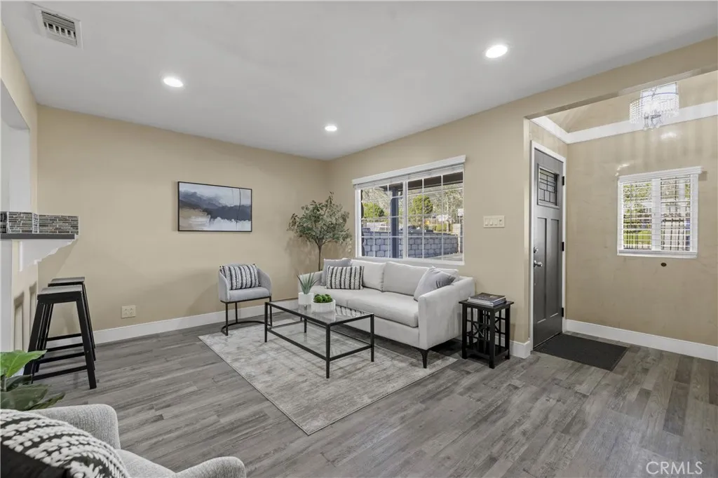 13573 Eldridge, Sylmar, California 91342 home-pic-5