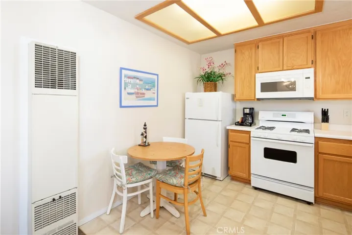 444 Pier Avenue 8, Oceano, California 93445