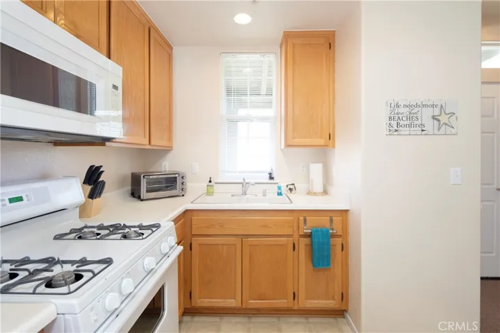 444 Pier Avenue 8, Oceano, California 93445