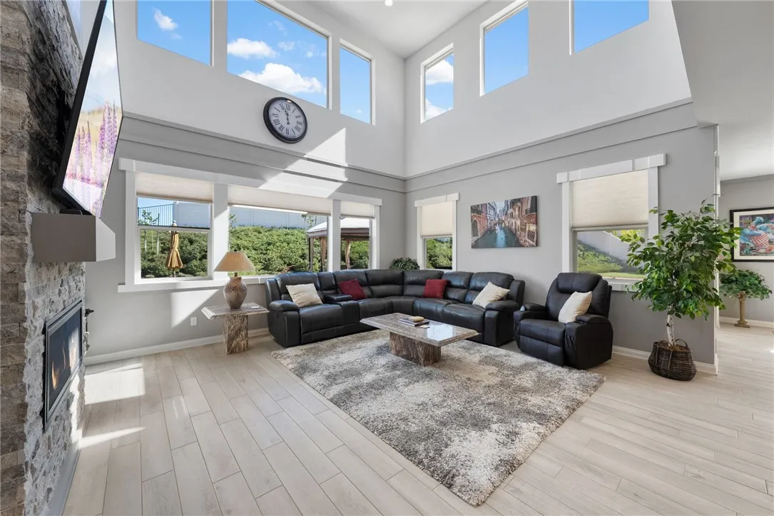 32366 Lucida Drive, Temecula, California 92591 home-pic-19