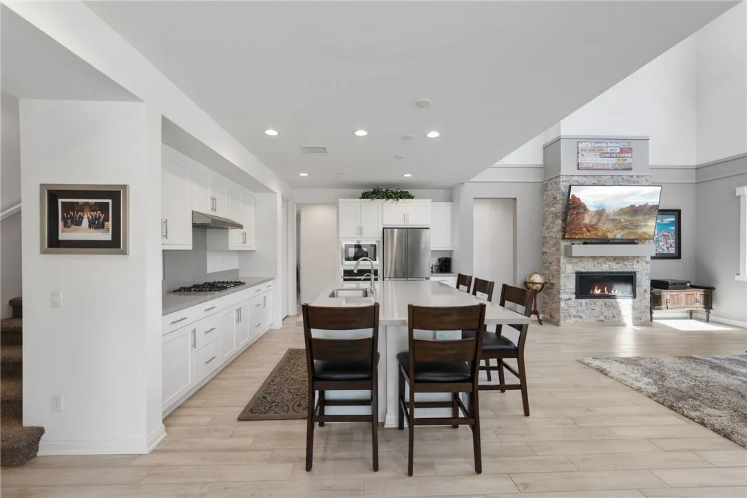 32366 Lucida Drive, Temecula, California 92591 home-pic-12