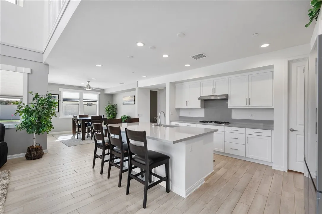 32366 Lucida Drive, Temecula, California 92591 home-pic-14
