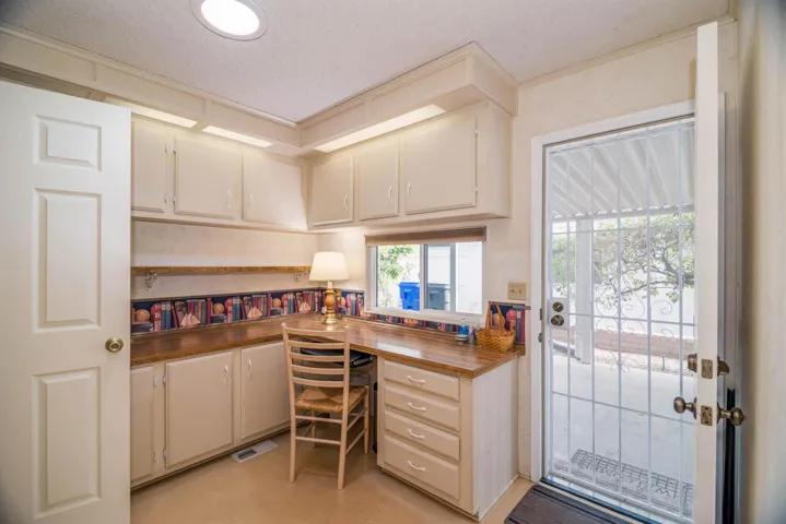 037_73450-country-club-dr-302_FNA3597-Ed