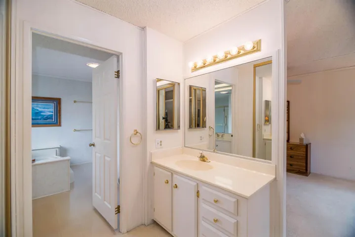 045_73450-country-club-dr-302_FNA3645-Ed