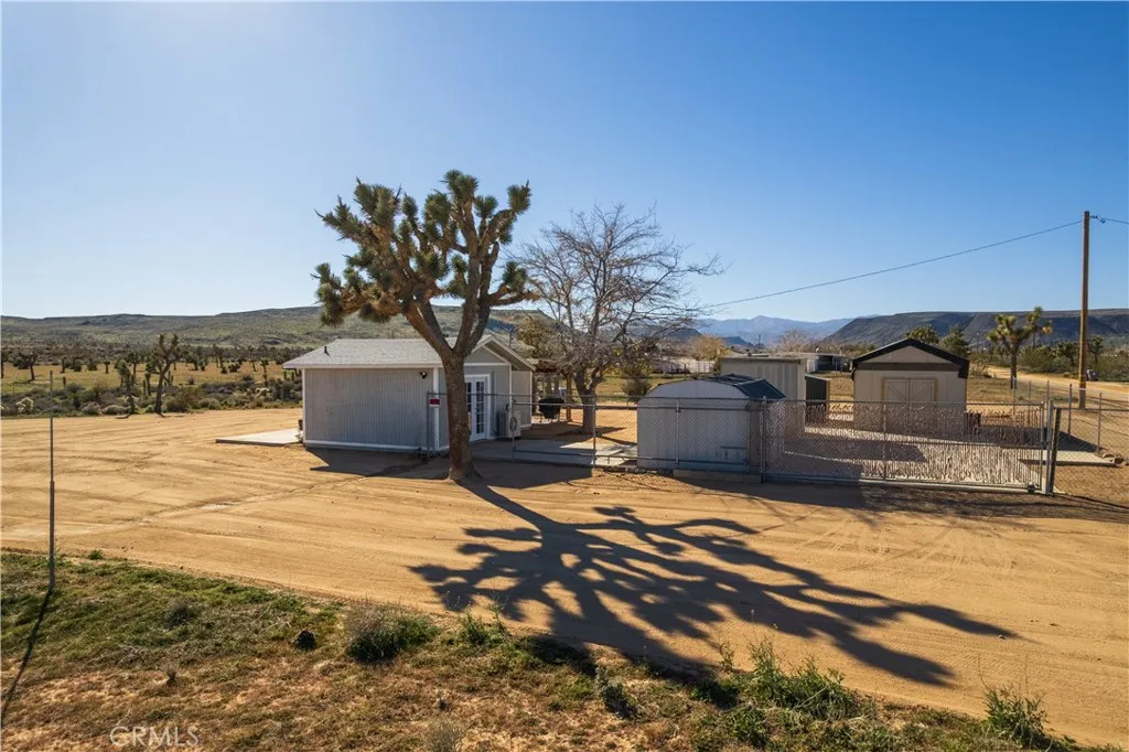 3220 Sage, Yucca Valley, California 92284 home-pic-42