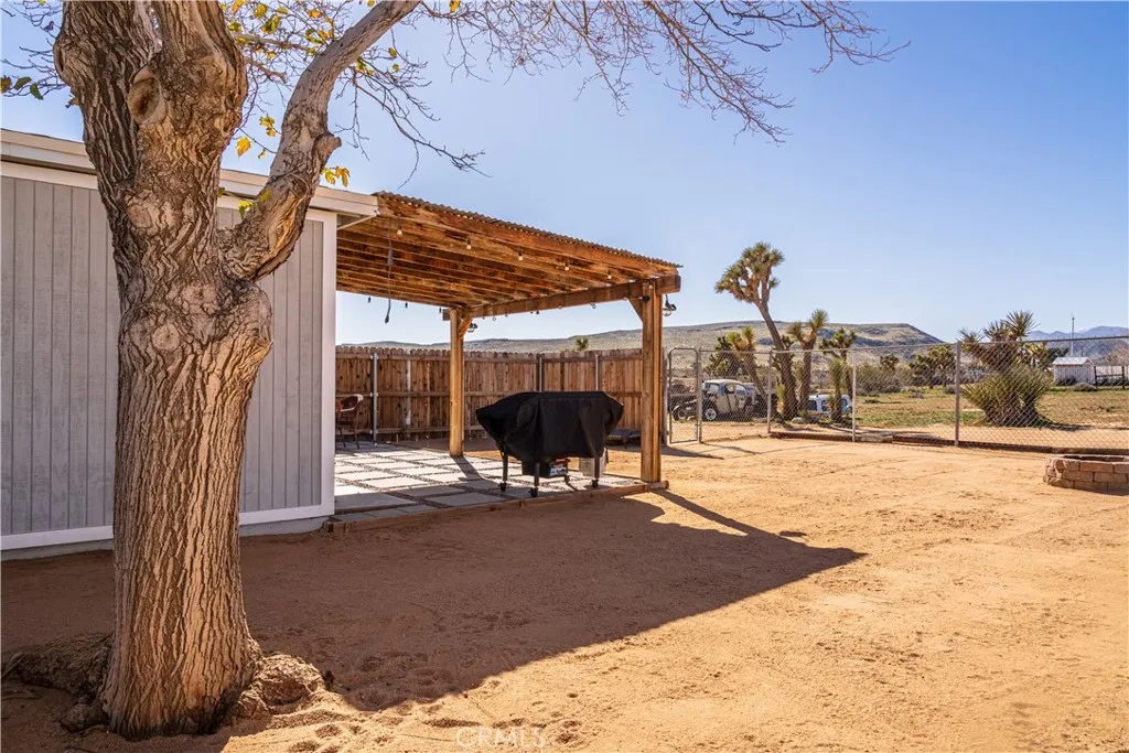 3220 Sage, Yucca Valley, California 92284 home-pic-21
