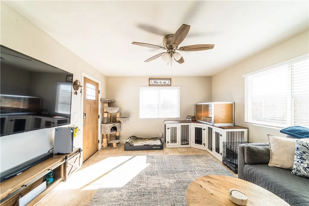 3220 Sage, Yucca Valley, California 92284 home-pic-11