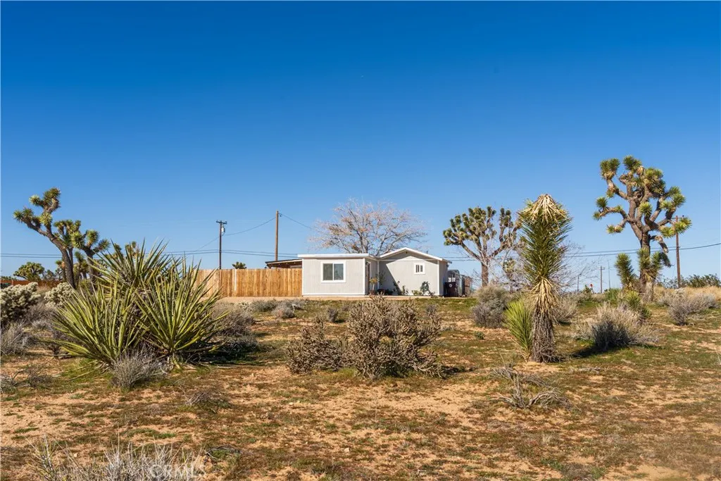 3220 Sage, Yucca Valley, California 92284 home-pic-27