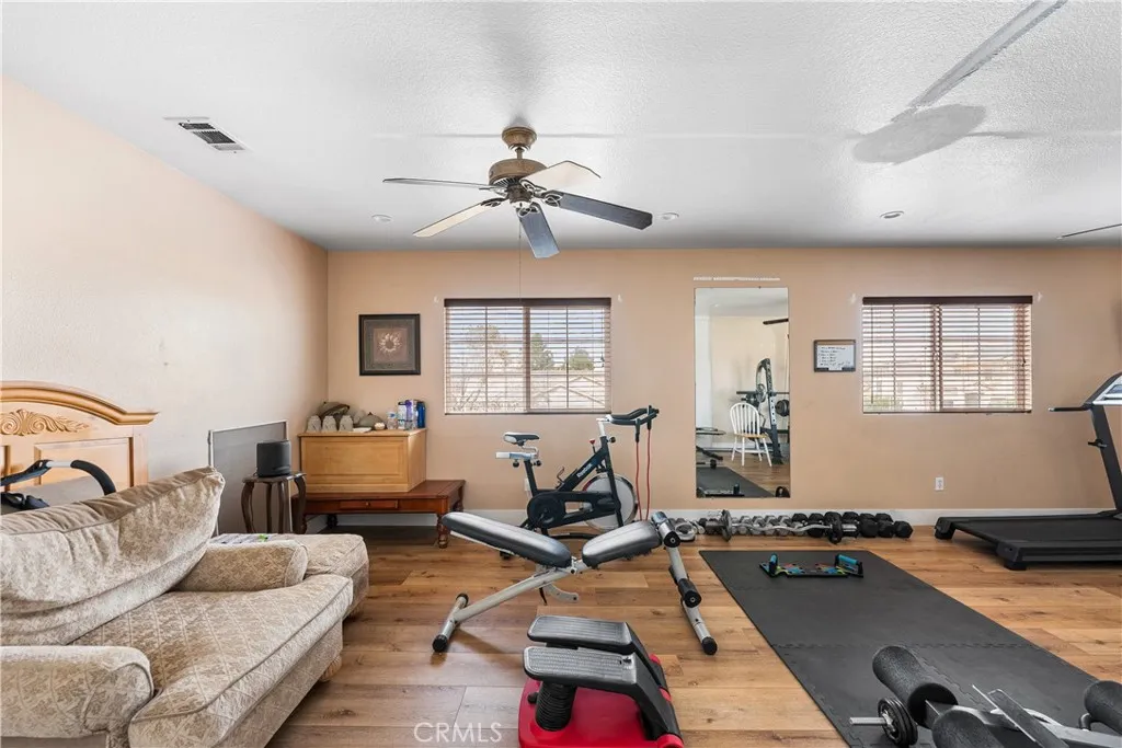 5522 Lighthouse Lane, Palmdale, California 93552 home-pic-34