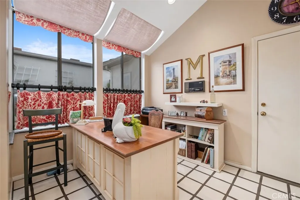 23 Ocean Vista, Newport Beach, California 92660 home-pic-19