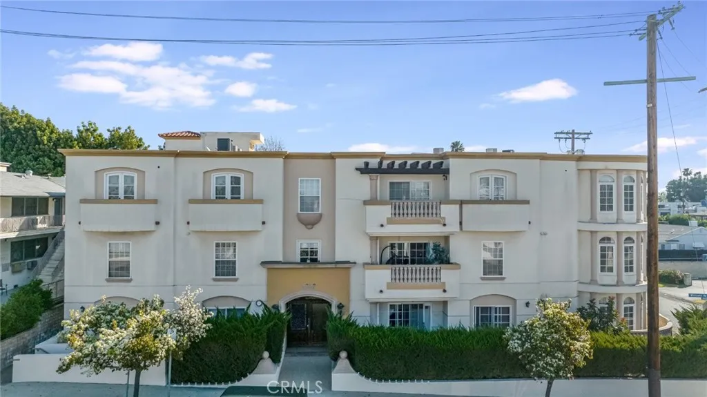 4832 Whitsett Avenue 301, Valley Village, California 91607 home-pic-6