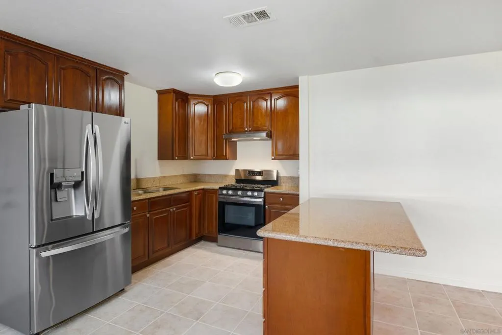 9810 Colt Lane, Lakeside, California 92040 home-pic-3