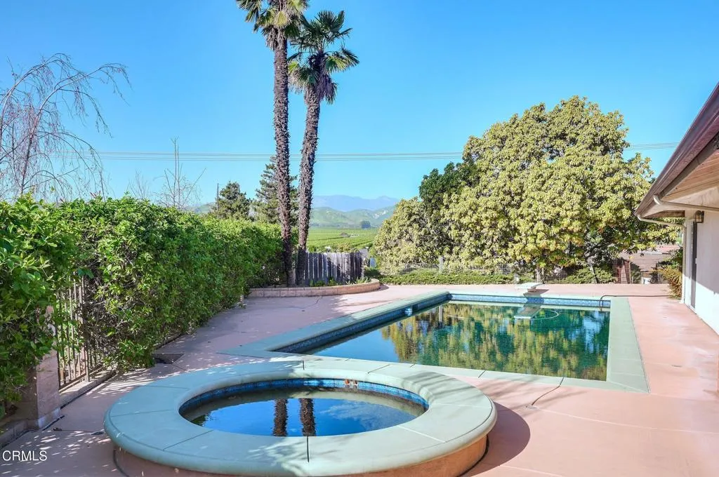 821 Trueno Avenue, Camarillo, California 93010 home-pic-17