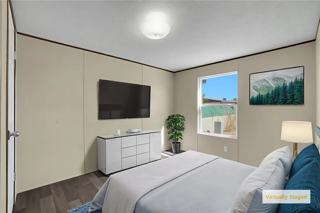 13984 Victoria Dr, Victorville, California 92395 home-pic-11