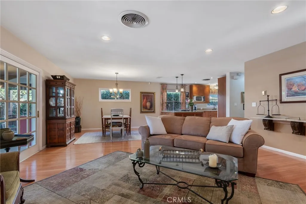 6127 Laurelgrove, Valley Glen, California 91606 home-pic-9