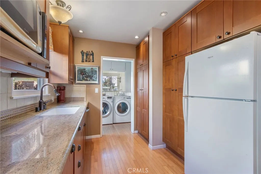 6127 Laurelgrove, Valley Glen, California 91606 home-pic-13