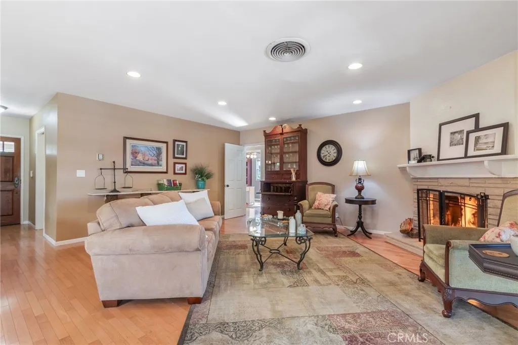 6127 Laurelgrove, Valley Glen, California 91606 home-pic-4