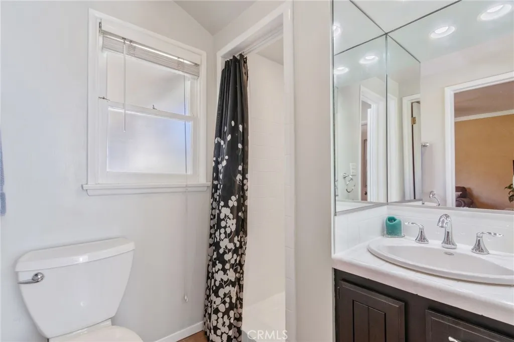 6127 Laurelgrove, Valley Glen, California 91606 home-pic-25