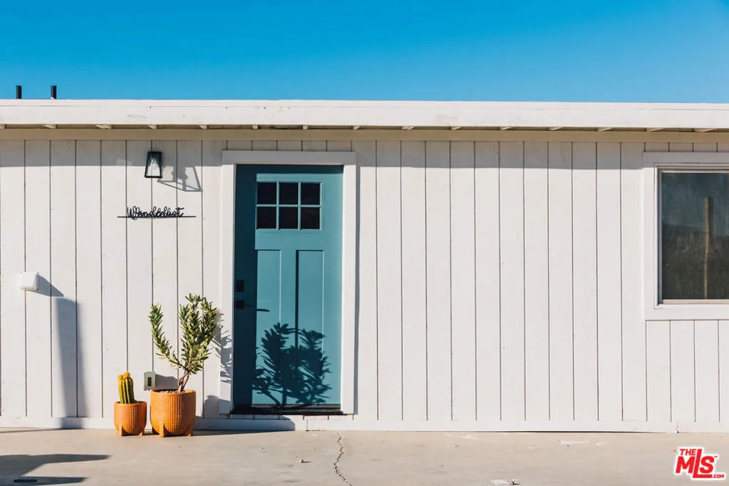 77575 Two Mile Road, Twentynine Palms, California 92277 home-pic-2
