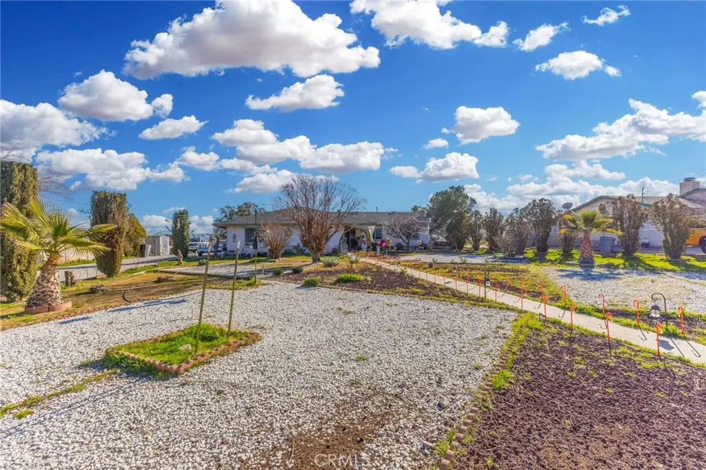 11497 2nd Avenue, Hesperia, California 92345 home-pic-3