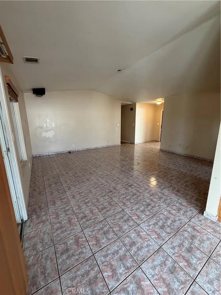 11497 2nd Avenue, Hesperia, California 92345 home-pic-11