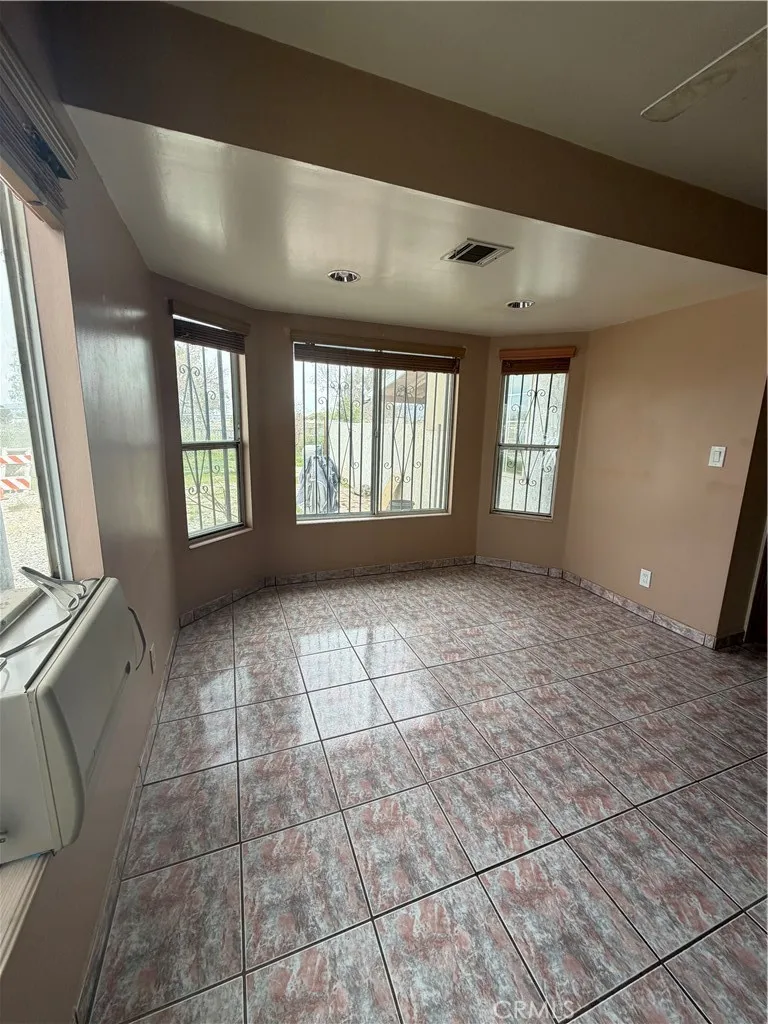 11497 2nd Avenue, Hesperia, California 92345 home-pic-10