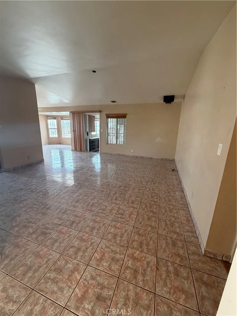 11497 2nd Avenue, Hesperia, California 92345 home-pic-12