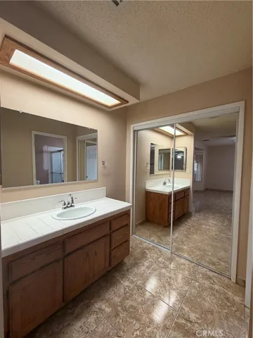 11497 2nd Avenue, Hesperia, California 92345