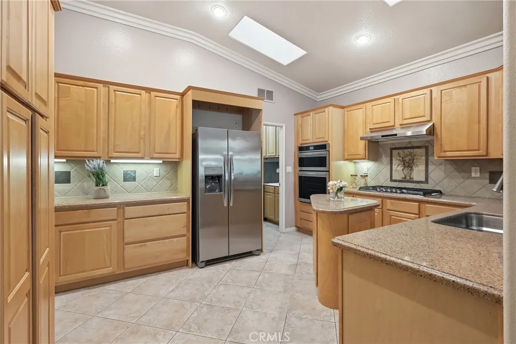 24164 Calle Artino, Murrieta, California 92562 home-pic-5