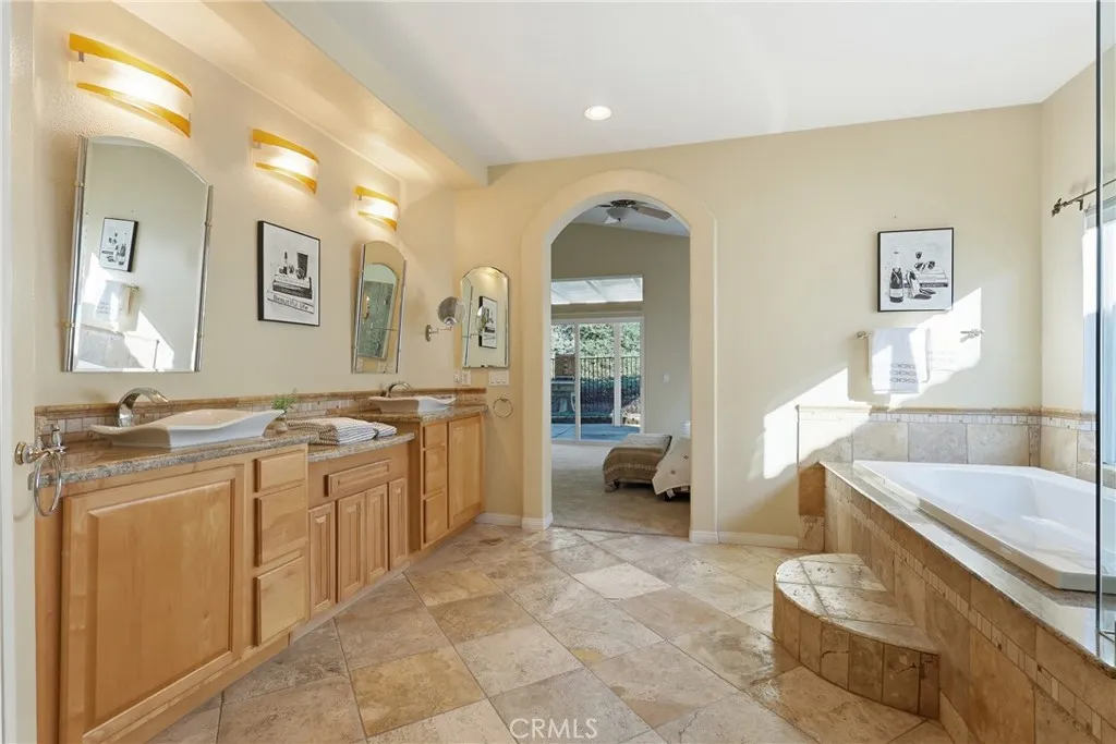 24164 Calle Artino, Murrieta, California 92562 home-pic-20