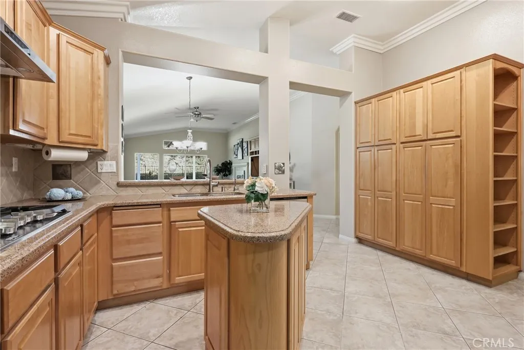 24164 Calle Artino, Murrieta, California 92562 home-pic-6