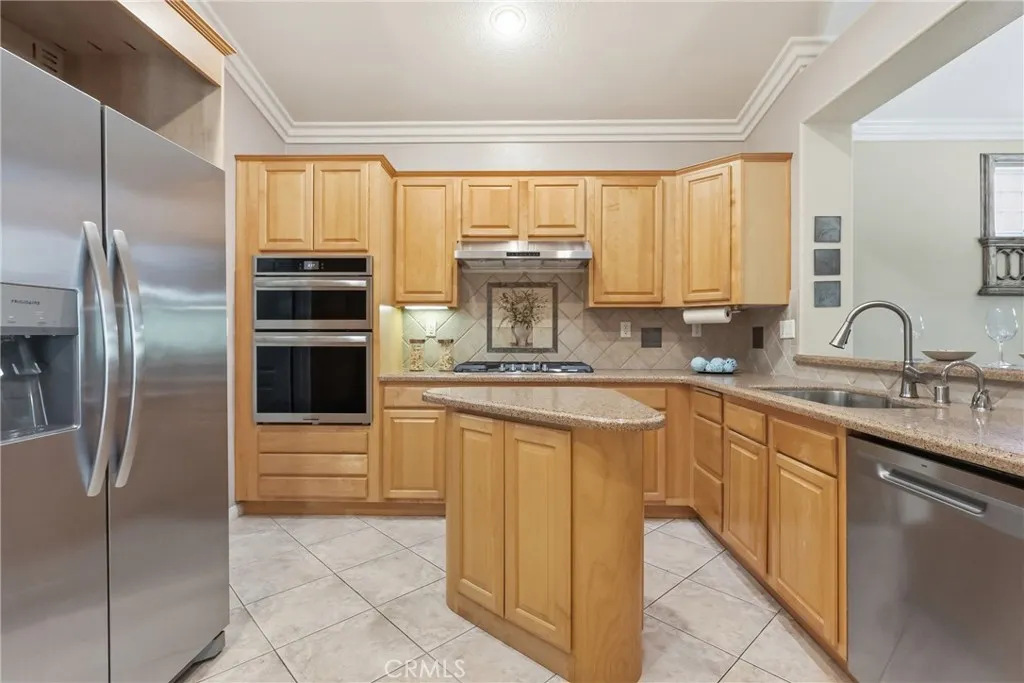 24164 Calle Artino, Murrieta, California 92562 home-pic-7
