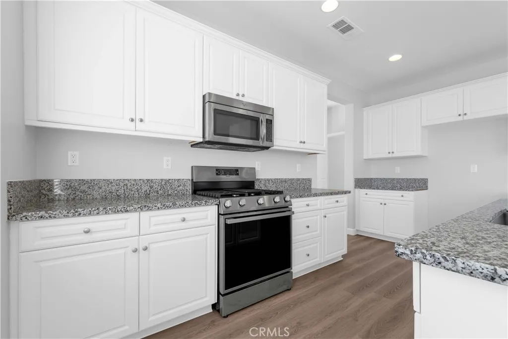 30183 Redding, Murrieta, California 92563 home-pic-11