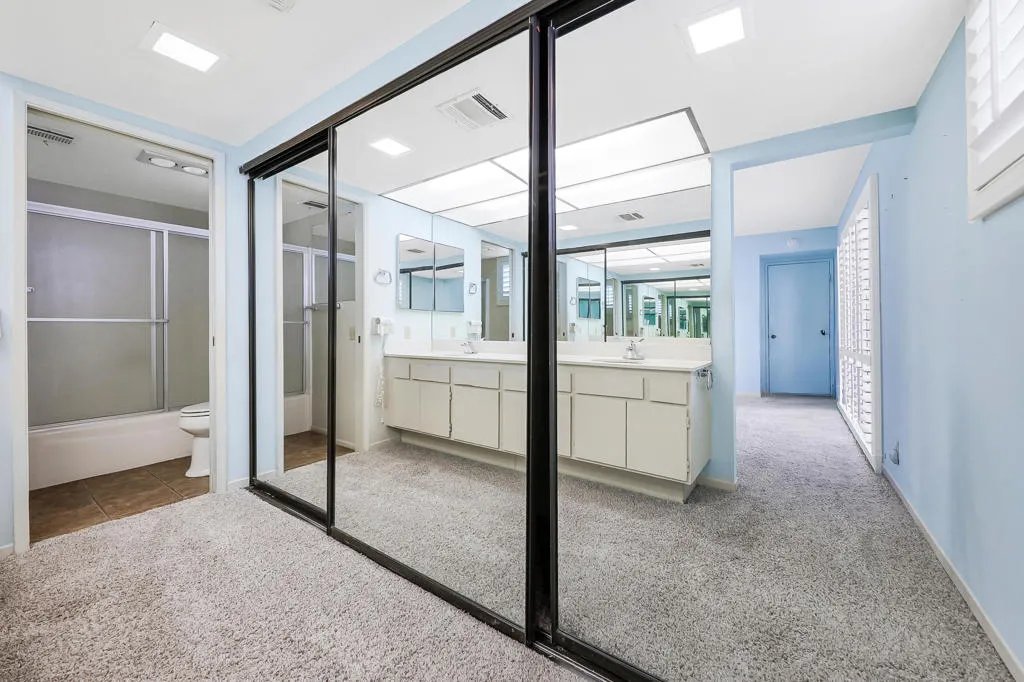 2023 N Via Miraleste Unit  home-pic-23
