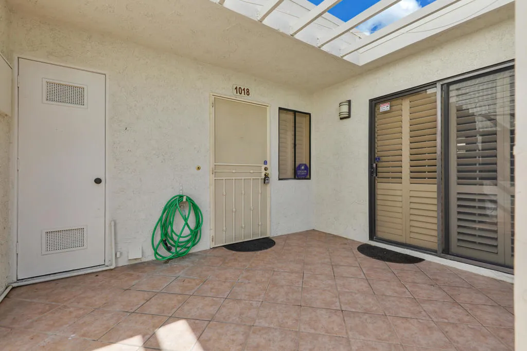 2023 N Via Miraleste Unit  home-pic-4