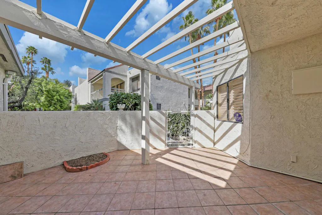 2023 N Via Miraleste Unit  home-pic-3
