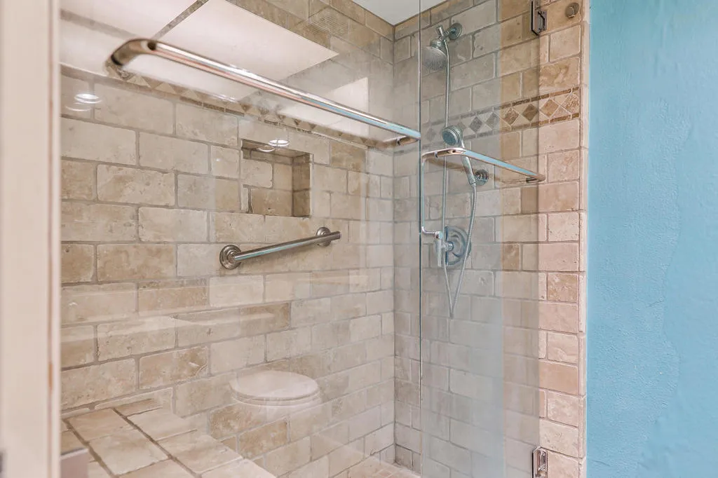 2023 N Via Miraleste Unit  home-pic-19