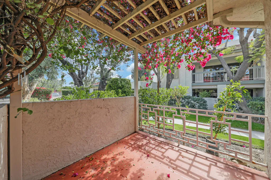 2023 N Via Miraleste Unit  home-pic-25