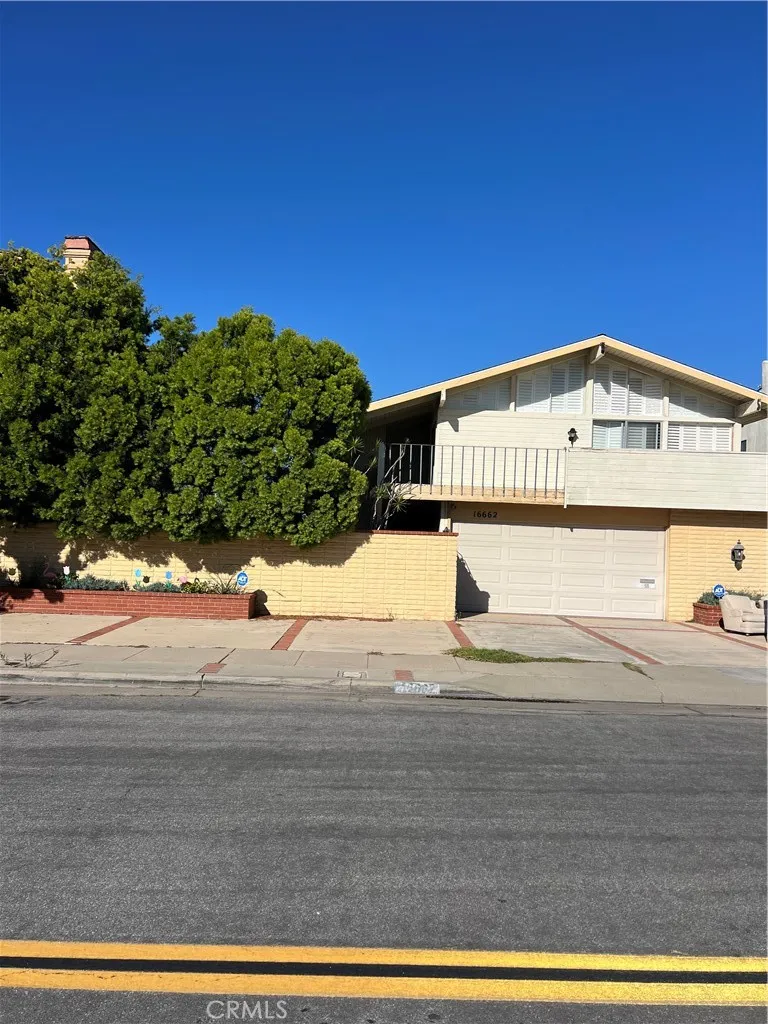 16662 Somerset, Huntington Beach, California 92649 home-pic-1