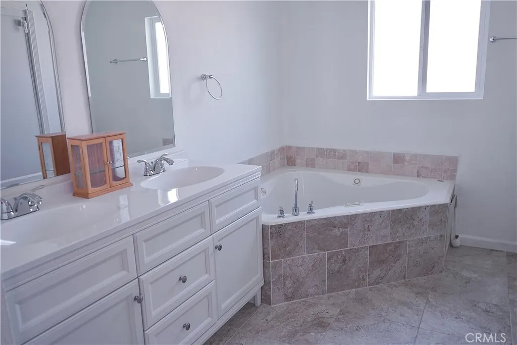 755 W Holguin, Lancaster, California 93534 home-pic-12