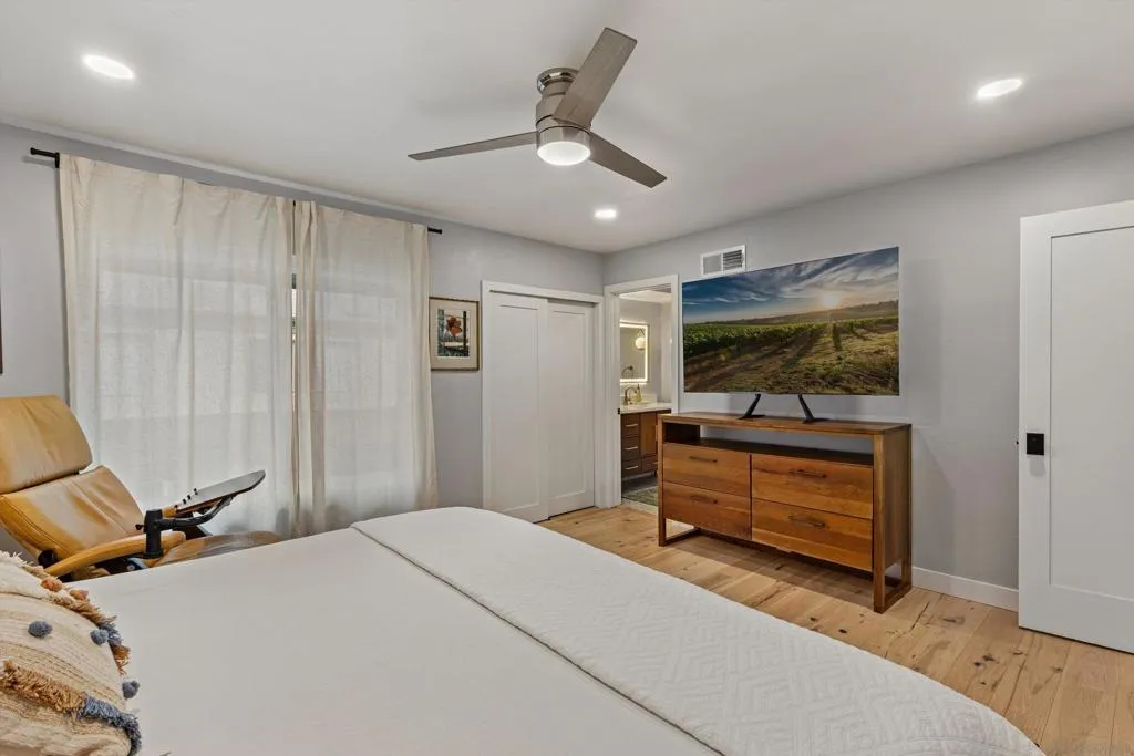 3320 Caminito Eastbluff 135, La Jolla, California 92037 home-pic-18