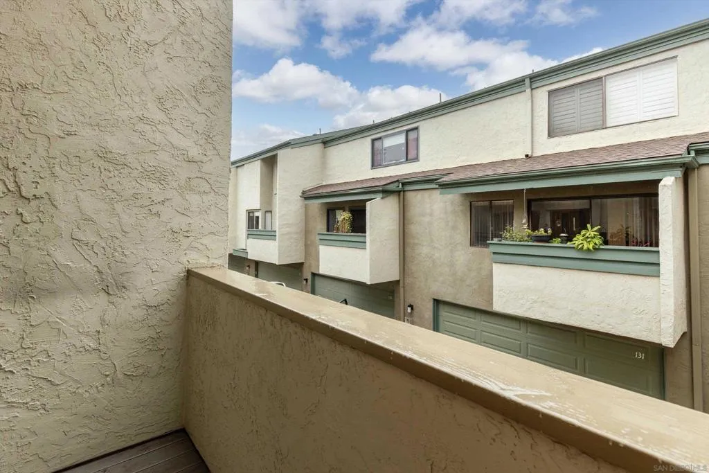 3320 Caminito Eastbluff 135, La Jolla, California 92037 home-pic-32