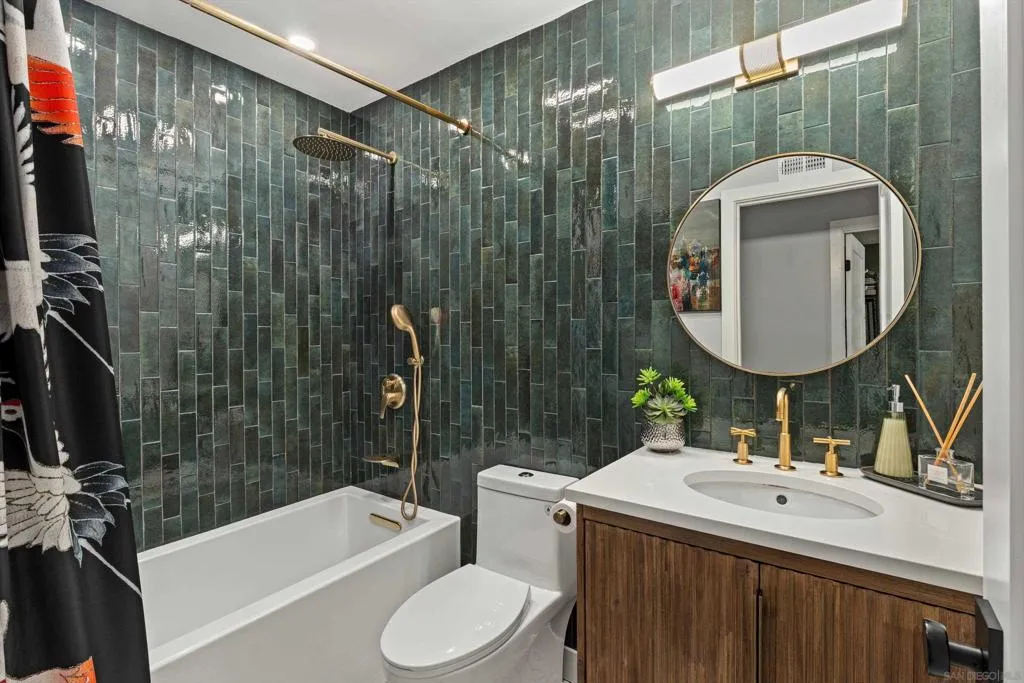 3320 Caminito Eastbluff 135, La Jolla, California 92037 home-pic-24