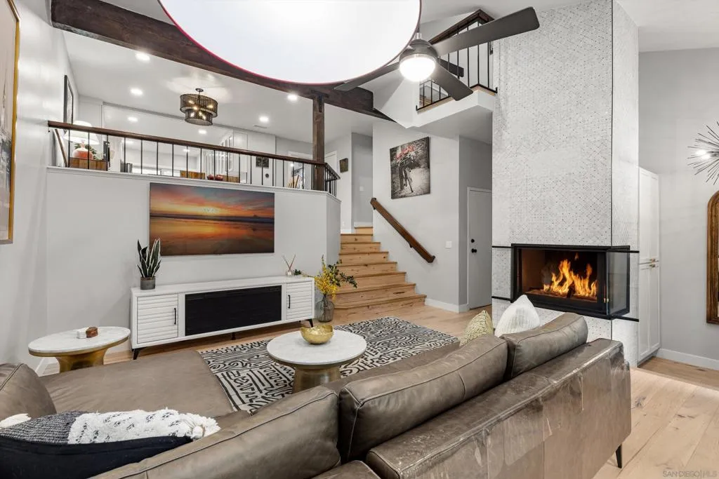 3320 Caminito Eastbluff 135, La Jolla, California 92037 home-pic-6