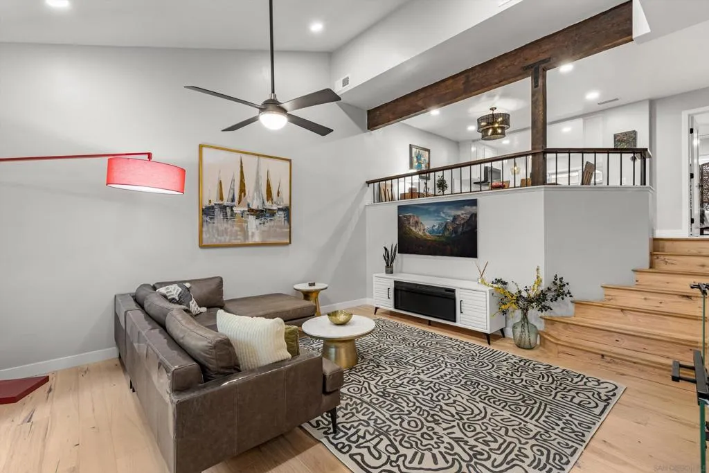 3320 Caminito Eastbluff 135, La Jolla, California 92037 home-pic-1