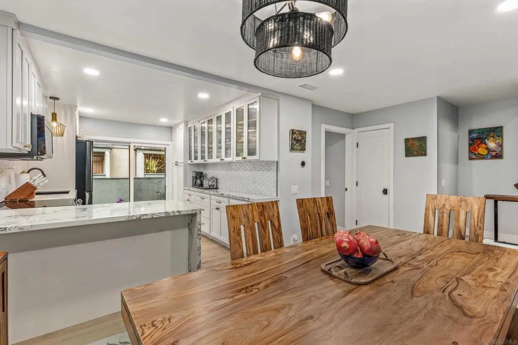 3320 Caminito Eastbluff 135, La Jolla, California 92037 home-pic-8