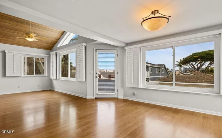 Outrigger upstairs unit 6