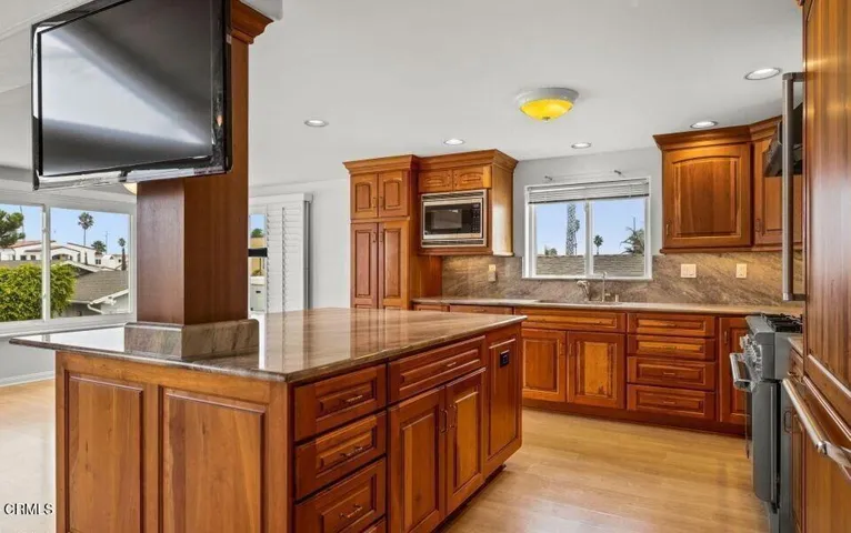 Outrigger upstairs unit 3