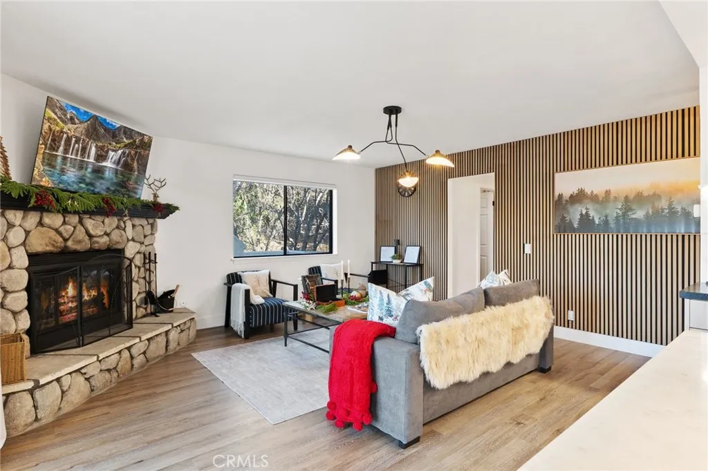 30260 Gremlin Court, Running Springs, California 92382 home-pic-14